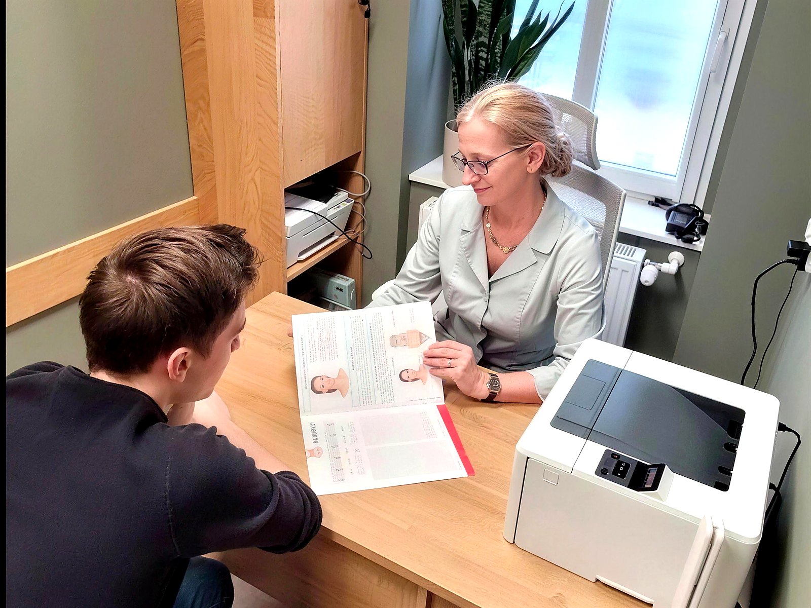 Konsultacja endokrynologiczna - omawianie wyników badań
